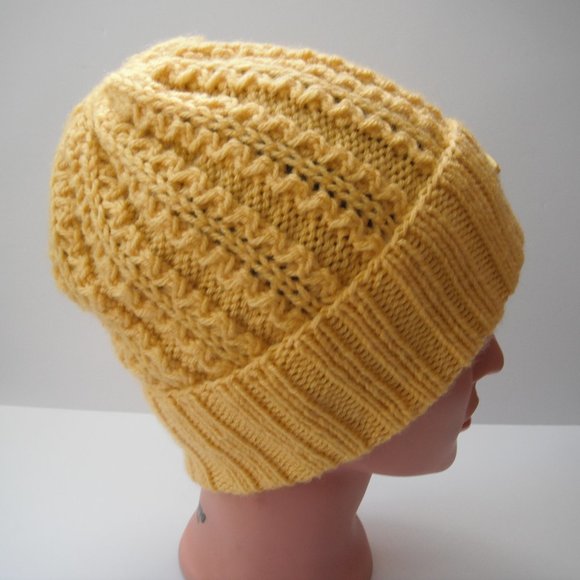 Hand Knitted Hat Toque Adult Size-M-L Acrylic Color Yellow - 030 Hand knit by me - Picture 1 of 8